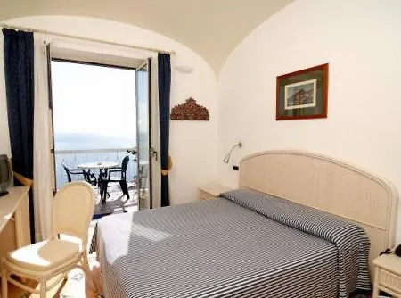 Готель Bellevue 3*