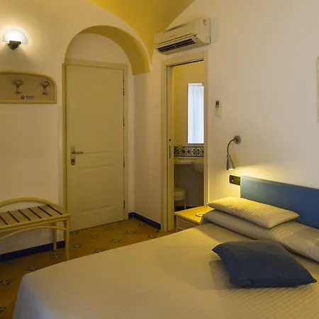 Готель Bellevue