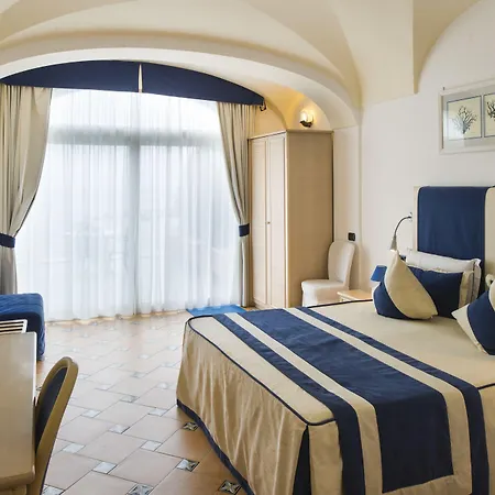 Bellevue Hotel 3*