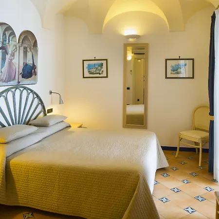 Bellevue Hotel 3*