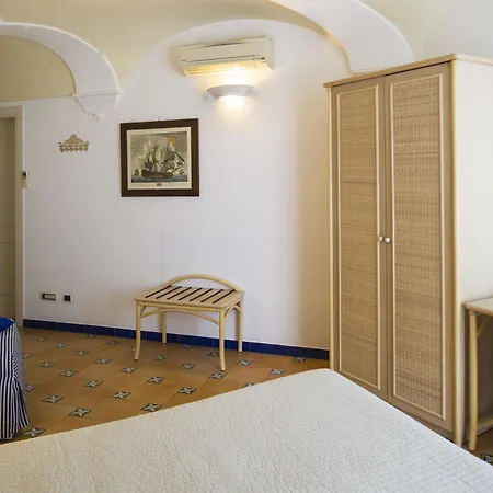 Bellevue מלון 3*