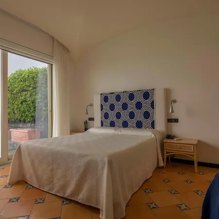 Bellevue 3* אמאלפי