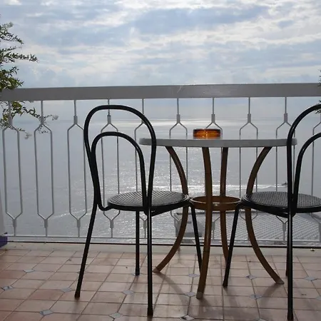 Ξενοδοχείο Bellevue 3*