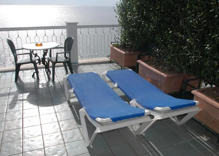 贝尔维尤套房酒店